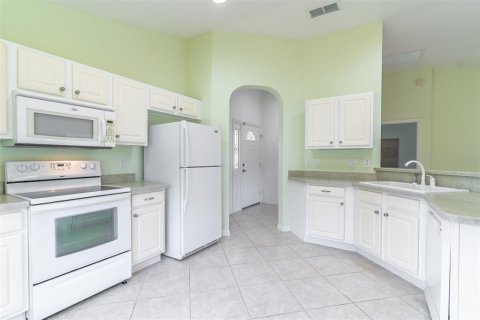 House in Ocala, Florida 2 bedrooms, 134.89 sq.m. № 2216421 - photo 14