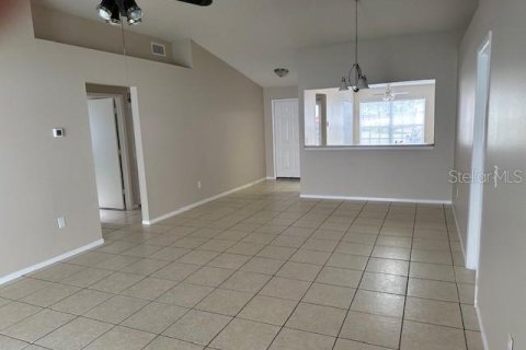 Casa en alquiler en Valrico, Florida, 3 dormitorios, 127.46 m2 № 1913652 - foto 5