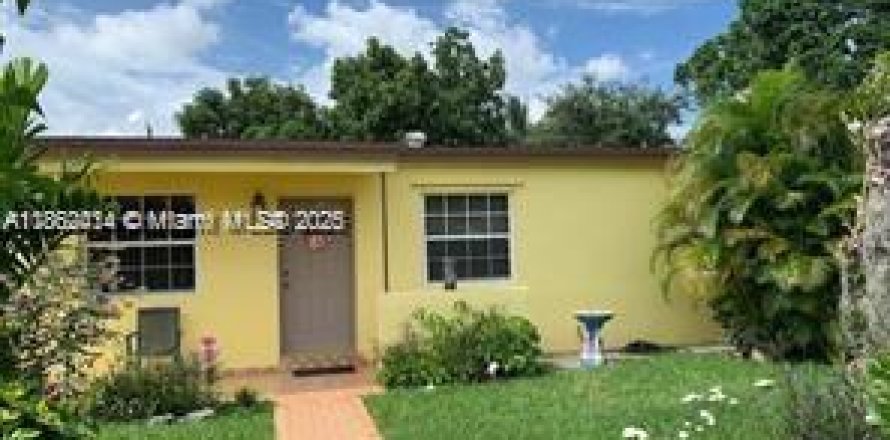 Villa ou maison à Miami, Floride 3 chambres, 157.93 m2 № 1890055