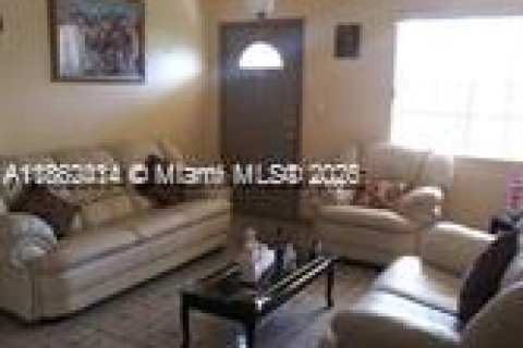 Villa ou maison à vendre à Miami, Floride: 3 chambres, 157.93 m2 № 1890055 - photo 6