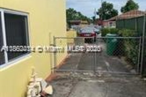 Villa ou maison à vendre à Miami, Floride: 3 chambres, 157.93 m2 № 1890055 - photo 3