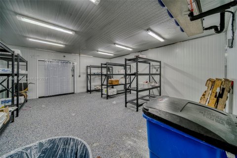 Propiedad comercial en venta en Miami, Florida № 1942984 - foto 14