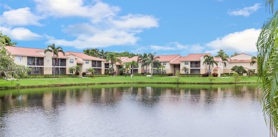 Condominio en Pompano Beach, Florida, 2 dormitorios  № 2035478