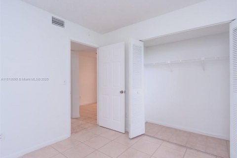Condominio en venta en Pompano Beach, Florida, 2 dormitorios, 83.89 m2 № 2035478 - foto 14