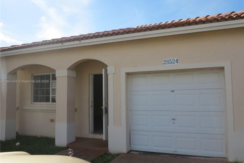 Villa ou maison à louer à Homestead, Floride: 3 chambres, 132.39 m2 № 1931139 - photo 1