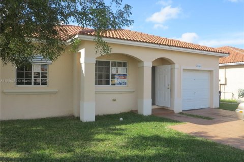 Villa ou maison à louer à Homestead, Floride: 3 chambres, 132.39 m2 № 1931139 - photo 3