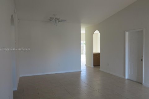 Villa ou maison à louer à Homestead, Floride: 3 chambres, 132.39 m2 № 1931139 - photo 6