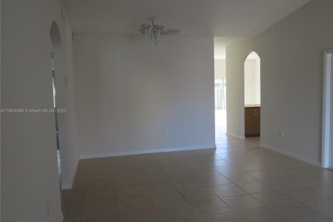 Villa ou maison à louer à Homestead, Floride: 3 chambres, 132.39 m2 № 1931139 - photo 7