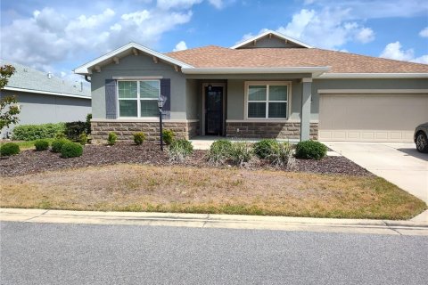 House in Ocala, Florida 2 bedrooms, 184.23 sq.m. № 2218474