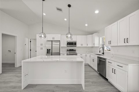 House in Ocala, Florida 4 bedrooms, 162.86 sq.m. № 2096308 - photo 12