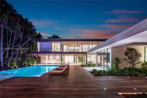 Снять в аренду виллу или дом в Майами, Флорида 6 спален, 820.61м2, № 1959029 - фото 24