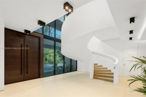 Снять в аренду виллу или дом в Майами, Флорида 6 спален, 820.61м2, № 1959029 - фото 3