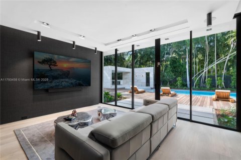 Снять в аренду виллу или дом в Майами, Флорида 6 спален, 820.61м2, № 1959029 - фото 9