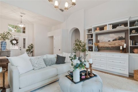 Villa ou maison à vendre à Valrico, Floride: 4 chambres, 190.26 m2 № 2391244 - photo 11
