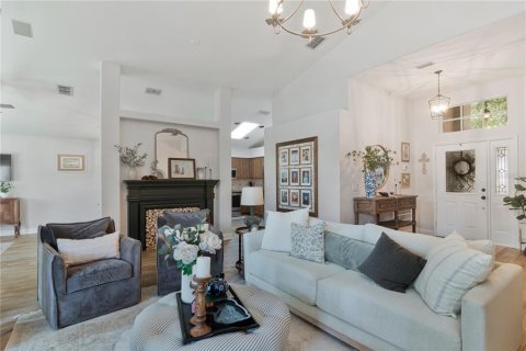 Villa ou maison à vendre à Valrico, Floride: 4 chambres, 190.26 m2 № 2391244 - photo 10