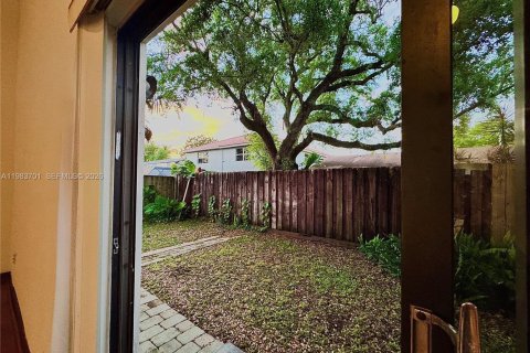 Touwnhouse à vendre à Hollywood, Floride: 3 chambres, 182.46 m2 № 2051862 - photo 24