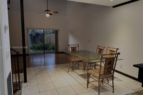 Touwnhouse à vendre à Hollywood, Floride: 3 chambres, 182.46 m2 № 2051862 - photo 6