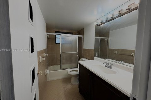 Touwnhouse à vendre à Hollywood, Floride: 3 chambres, 182.46 m2 № 2051862 - photo 12