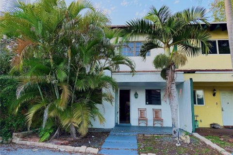 Townhouse in Hollywood, Florida 3 bedrooms, 182.46 sq.m. № 2051862