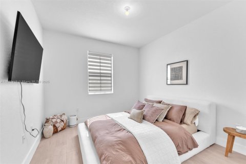 Adosado en venta en Miami, Florida, 3 dormitorios, 157.47 m2 № 1822131 - foto 24