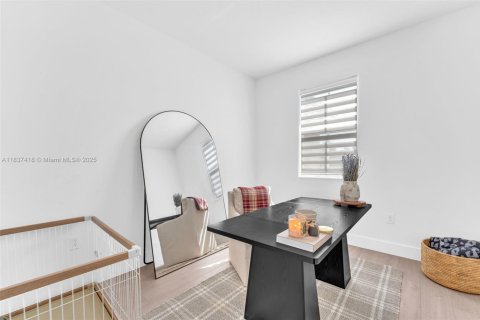 Adosado en venta en Miami, Florida, 3 dormitorios, 157.47 m2 № 1822131 - foto 25