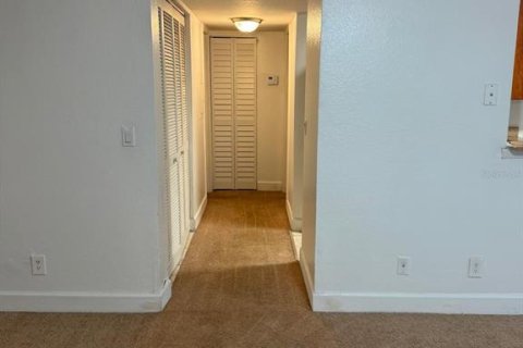 Condo in Orlando, Florida, 1 bedroom  № 1628463 - photo 13