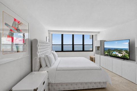 Condo in Miami, Florida, 6 bedrooms № 2244327 - photo 15