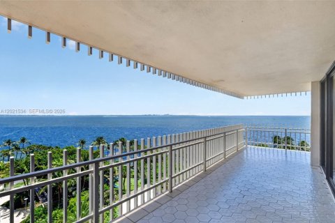 Condo in Miami, Florida, 6 bedrooms № 2244327 - photo 5