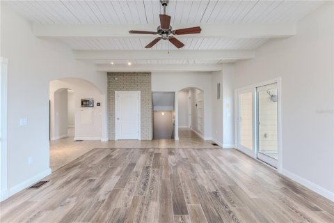House in Hernando Beach, Florida 3 bedrooms, 242.38 sq.m. № 1720771 - photo 11