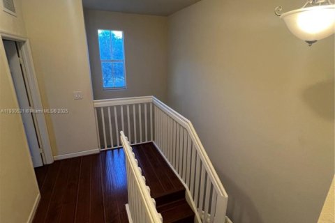 Condo in Cutler Bay, Florida, 3 bedrooms  № 1952350 - photo 6