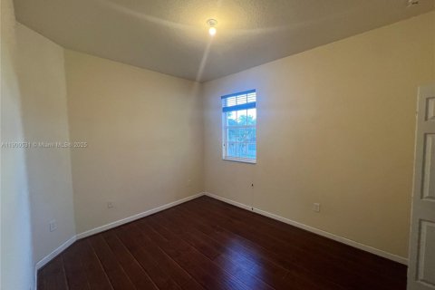 Condo in Cutler Bay, Florida, 3 bedrooms  № 1952350 - photo 8