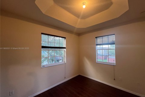 Condo in Cutler Bay, Florida, 3 bedrooms  № 1952350 - photo 7