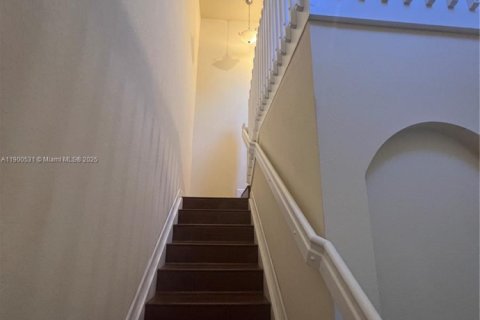 Condo in Cutler Bay, Florida, 3 bedrooms  № 1952350 - photo 5