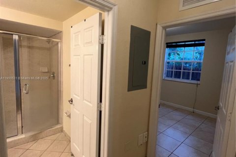 Condo in Cutler Bay, Florida, 3 bedrooms  № 1952350 - photo 4