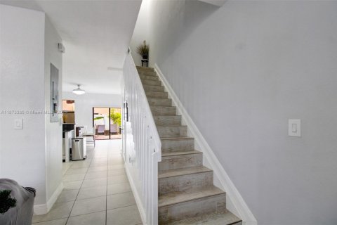 Townhouse in Hialeah, Florida 2 bedrooms, 132.11 sq.m. № 1924091 - photo 10