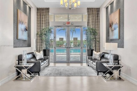 Townhouse in Hialeah, Florida 2 bedrooms, 132.11 sq.m. № 1924091 - photo 26