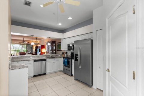 House in Sarasota, Florida 2 bedrooms, 146.04 sq.m. № 2425919 - photo 22