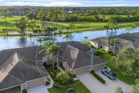 House in Sarasota, Florida 2 bedrooms, 146.04 sq.m. № 2425919 - photo 5