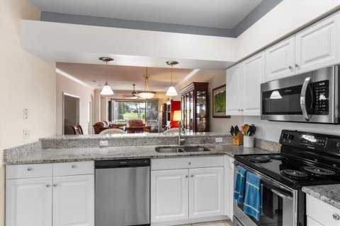 House in Sarasota, Florida 2 bedrooms, 146.04 sq.m. № 2425919 - photo 19