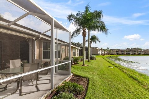 House in Sarasota, Florida 2 bedrooms, 146.04 sq.m. № 2425919 - photo 12
