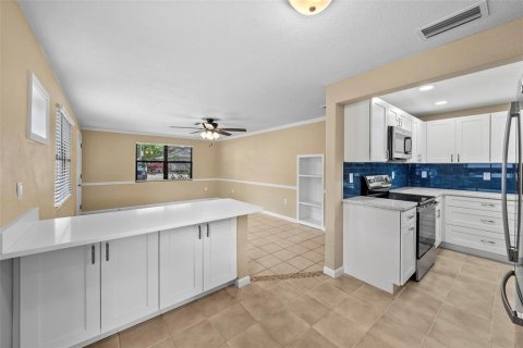 Propiedad comercial en venta en Dunedin, Florida, 6 dormitorios, 179.02 m2 № 2116962 - foto 2