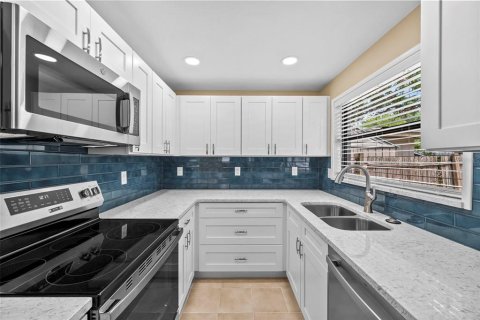 Propiedad comercial en venta en Dunedin, Florida, 6 dormitorios, 179.02 m2 № 2116962 - foto 4