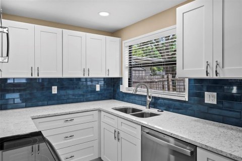 Propiedad comercial en venta en Dunedin, Florida, 6 dormitorios, 179.02 m2 № 2116962 - foto 3