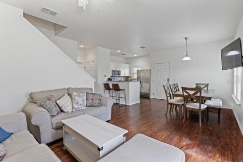 Touwnhouse à vendre à Kissimmee, Floride: 4 chambres, 157.38 m2 № 2409789 - photo 10