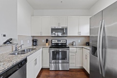 Touwnhouse à vendre à Kissimmee, Floride: 4 chambres, 157.38 m2 № 2409789 - photo 9