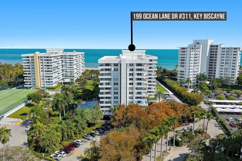 Купить кондоминиум в Ки-Бискейн, Флорида 2 спальни, 117.06м2, № 2030127 - фото 28