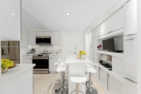 Купить кондоминиум в Ки-Бискейн, Флорида 2 спальни, 117.06м2, № 2030127 - фото 9