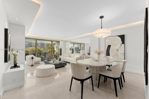 Купить кондоминиум в Ки-Бискейн, Флорида 2 спальни, 117.06м2, № 2030127 - фото 2