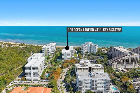 Купить кондоминиум в Ки-Бискейн, Флорида 2 спальни, 117.06м2, № 2030127 - фото 30