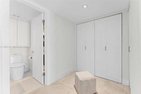 Купить кондоминиум в Ки-Бискейн, Флорида 2 спальни, 117.06м2, № 2030127 - фото 22